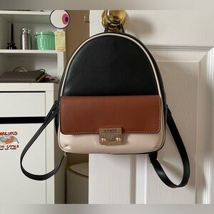 Guess’ Mini Faux-leather Backpack